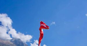 अपनी माता मूर्ति से मिले भगवान नारायण