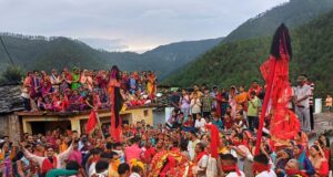 18 वर्षों बाद बद्रीनाथ यात्रा के लिए गर्भगृह से बाहर निकली कुमेड़ा की मां राजराजेश्वरी की डोली