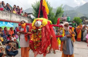 बद्रीनाथ यात्रा के प्रथम पड़ाव हेतु बमोथ पहुंची राजराजेश्वरी इंद्रामती की विग्रह डोली