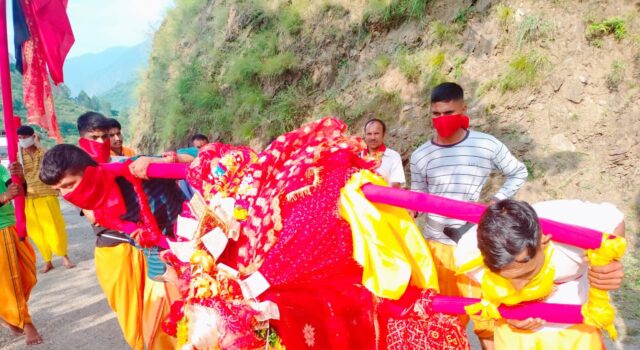 कुमेड़ा की राजराजेश्वरी इंद्रामती की विग्रह डोली पहुंची कालेश्वर