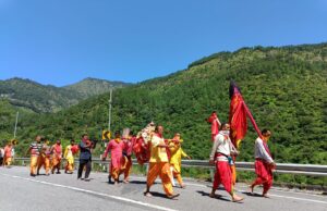 बद्रीनाथ भगवान के दर्शन कर वापसी में जोशीमठ पहुंची मां राजराजेश्वरी की डोली