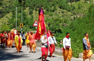 *राजराजेश्वरी इंद्रामती की विग्रह डोली पहुंची गरुड़गंगा