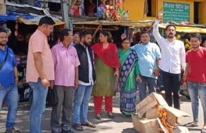 द्वाराहाट विधायक द्वारा सीएम पर की गई टिपणी मामले में भाजपा ने फूंका विधायक का पुतला