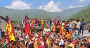 धार्मिक अनुष्ठान के पश्चात गर्भगृह में विराजी मां राजराजेश्वरी इंद्रामती की डोली