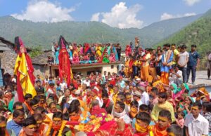 धार्मिक अनुष्ठान के पश्चात गर्भगृह में विराजी मां राजराजेश्वरी इंद्रामती की डोली