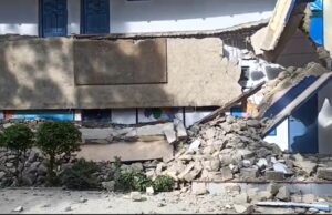 भरभरा कर गिर गयी इंटर कालेज थराली की बिल्डिंग ,गनीमत रही छुट्टी के बाद गिरा बिल्डिंग का ये हिस्सा