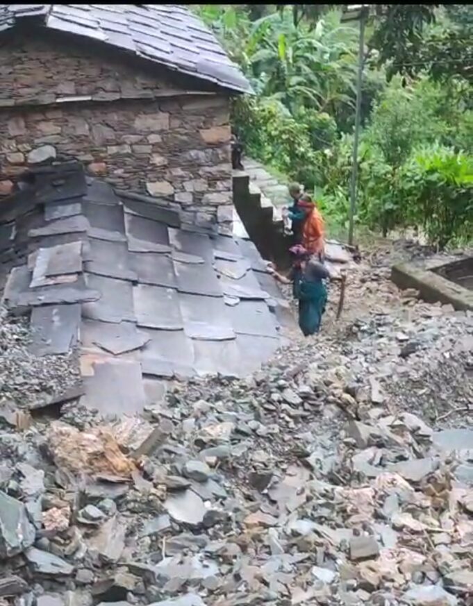 अतिवृष्ट के चलते खंसर घाटी में हुवा भारी नुकसान