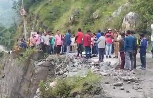 यहां हो गया बड़ा हादसा 4 की मौत 2घायल