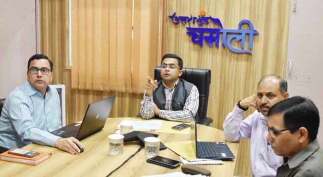 30सूत्रीय कार्क्रम के रेखीय विभागों के अधिकारियो की बैठक जिलाधिकारी ने दिए आवश्यक निर्देश