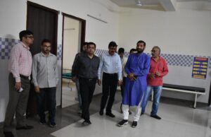 विधायक कर्णप्रयाग ने सिमली बेस अस्पताल में स्वास्थ्य व्यवस्थाओ का निरिक्षण करते हुए की समीक्षा
