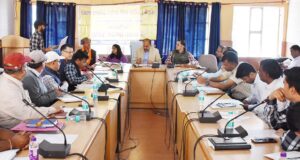 उद्यमियों ने मुख्य विकास अधिकारी के सामने रखी औद्योगिक क्षेत्र कालेश्वर की समस्याएं