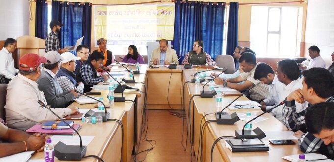 उद्यमियों ने मुख्य विकास अधिकारी के सामने रखी औद्योगिक क्षेत्र कालेश्वर की समस्याएं