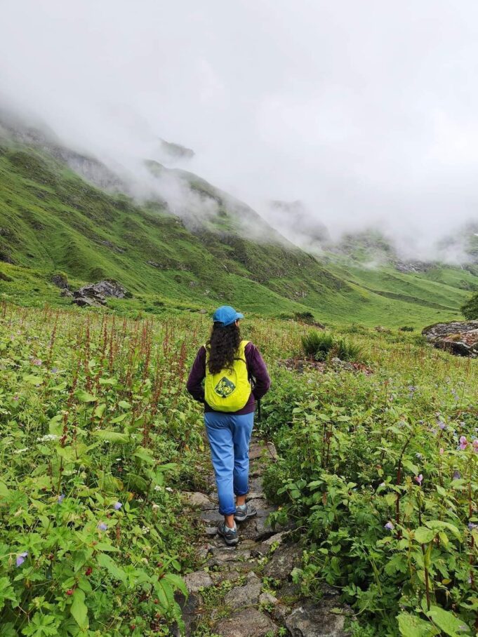 सैलानियों के लिए बंद हुई रंग बदलने वाली फूलों की घाटी