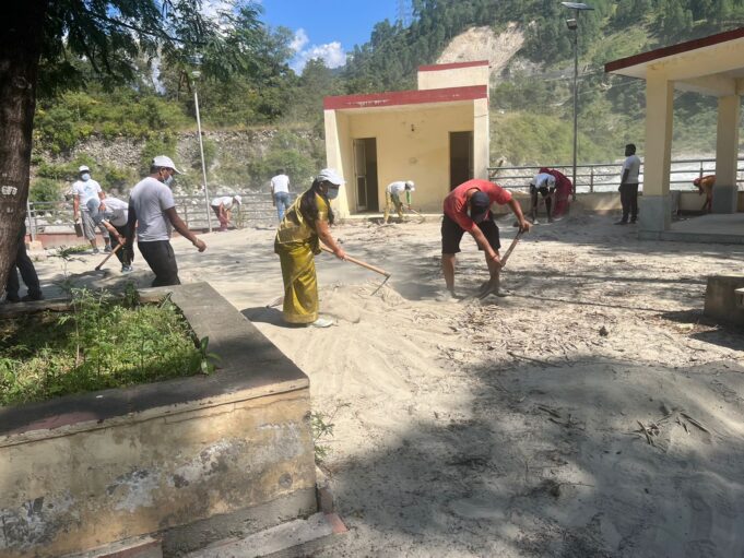 स्वच्छता पखवाड़ा के तहत नन्दप्रयाग संगम पर चलाया गया स्वच्छता अभियान