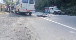 बाइक और टेम्पो की भिड़ंत , बाइक सवार 3 की मौत