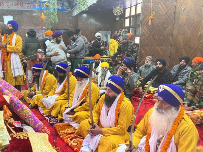 सिखों के प्रसिद्ध धाम हेमकुंड साहिब के कपाट शीतकाल के लिए हुए बंद