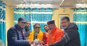 अभिनेत्री रानी मुखर्जी ने किए बदरीकेदार के दर्शन