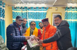 अभिनेत्री रानी मुखर्जी ने किए बदरीकेदार के दर्शन