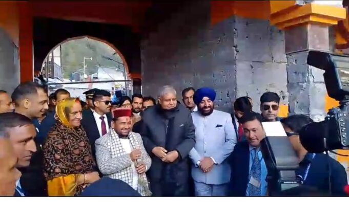 उपराष्ट्रपति पहुंचे गंगोत्री धाम, देश की एकता अखंडता के लिए की पूजा अर्चना