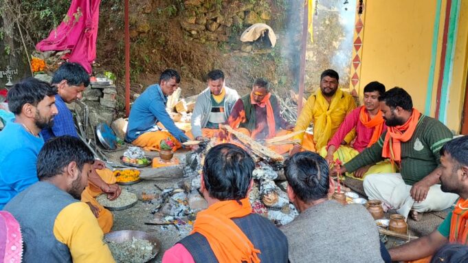 गंगोलगांव के क्षेत्रपाल मंदिर में नव दुर्गा पाठ संपंन्न