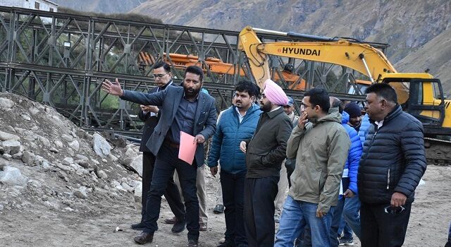 मुख्य सचिव डा. संधु ने बदरीनाथ धाम में मास्टर प्लान के तहत हो रहे कार्यों की समीक्षा करते हुए दिये आवश्यक निर्देश