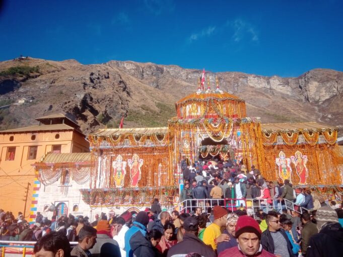 बदरीनाथ धाम के कपाट 18नवम्बर शांय 3 बजकर 33 मिनट पर शीतकाल के लिए कर दिये जायेंगे बंद, तैयारियों पूरी