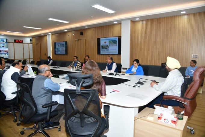 मुख्यसचिव ने की सड़कों की प्रगति को लेकर समीक्षा बैठक