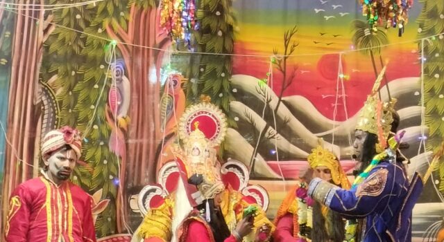 धनुष तोड़ जीता स्वयंवर, राम की हुई सीता