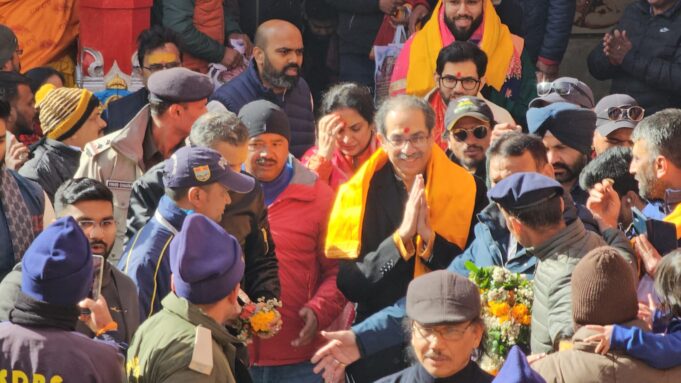 श्री बदरीनाथ- केदारनाथ पहुंचे महाराष्ट्र के पूर्व मुख्यमंत्री उद्धव ठाकरे तथा रश्मि ठाकरे सहित केंद्रीय चुनाव आयुक्त एवं नेपाल के राजदूत।