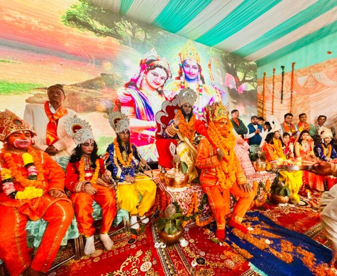 भगवान श्री राम का हुआ राज्याभिषेक हजारों की संख्या में उमड़ी भीड़