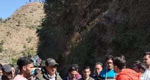 स्कूटी में लगी आग, युवती की मौत