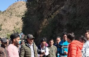 स्कूटी में लगी आग, युवती की मौत