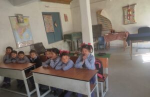 छात्रों का भविष्य अधर में, नाराज अभिभावक पहुचे मुख्य शिक्षा अधिकारी कार्यालय