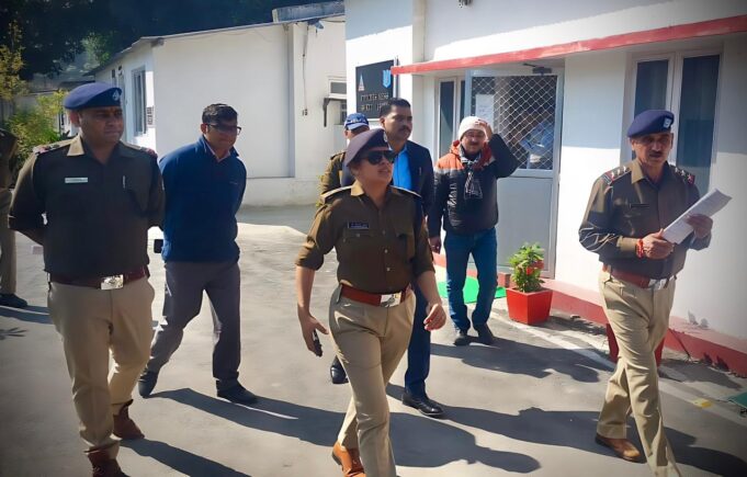 फुल ड्रेस रिहर्सल के पश्चात अधिकारियों की ली गयी डी-ब्रीफिंग, सभी से पूछी समस्यायें लिए गए सुझाव