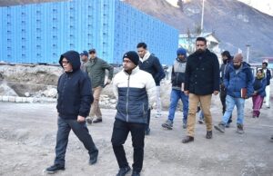 पर्यटन सचिव ने बदरीनाथ धाम में मास्टर प्लान के तहत हो रहे निर्माण कार्यों का लिया जायजा