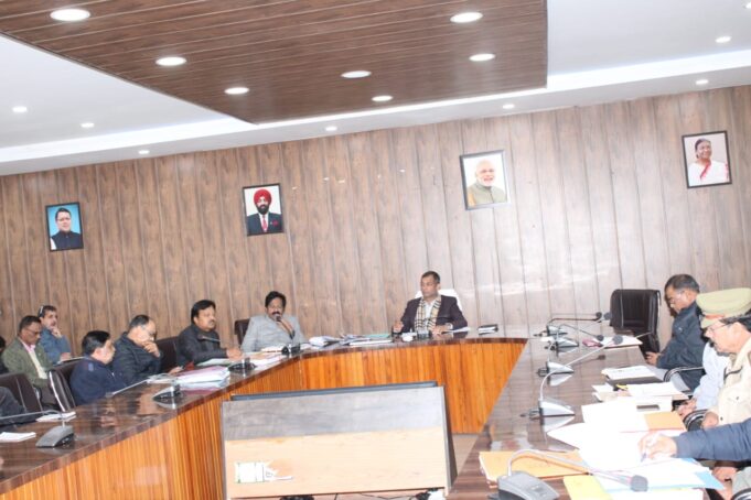 शीत ऋतु के दौरान व्यवस्थाओ को लेकर जिलाधिकारी ने दिए निर्देश