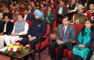 राज्यपाल और मुख्यमंत्री ने वॉइस ऑफ यूथ कार्यक्रम में किया प्रतिभाग