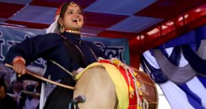 उत्तराखंड लोक विरासत में ढोल गर्ल ‘वर्षा बंडवाल’ ढोल की सुमधुर स्वर लहरियों से करेंगी मंत्रमुग्ध