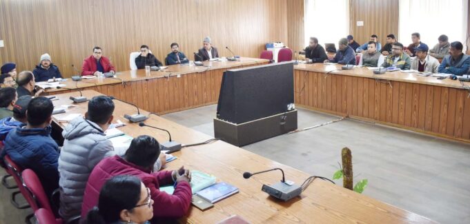 आगामी चारधाम यात्रा को सरल, सुगम और सुरक्षित बनाने के लिए समर्पित सिस्टम करें तैयार-डीएम चमोली।