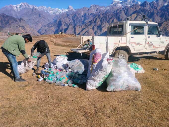 नगरपालिका ने विश्व प्रसिद्ध औली में चलाया स्वच्छता अभियान