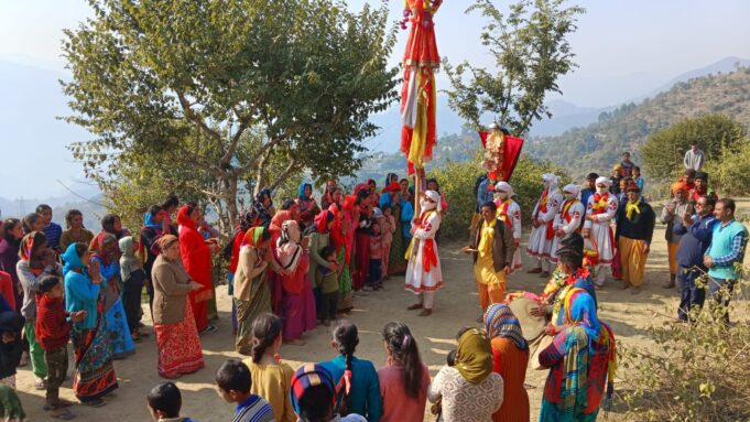 बिजराकोट के आराध्य देव रावल देवता की बन्याथ( देवरा) यात्रा 25 दिसम्बर सोमवार को रात्री विश्राम के लिए पाटी गांव में पहुचेंगे