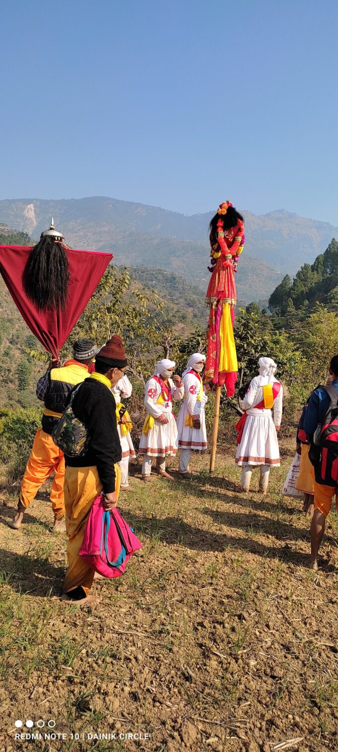 बिजराकोट के आराध्य देव रावल देवता की बन्याथ( देवरा) यात्रा 26 व 27 दिसम्बर को कमेडा गांव भ्रमण एव रात्री विश्राम पर रहेंगे