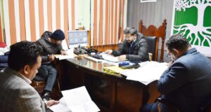 मुख्य विकास अधिकारी ने जिला योजना की समीक्षा बैठक।