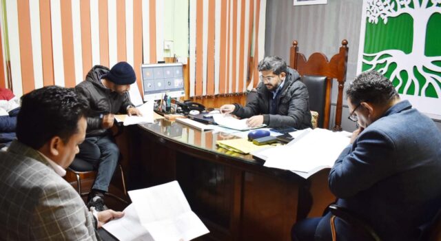 मुख्य विकास अधिकारी ने जिला योजना की समीक्षा बैठक।