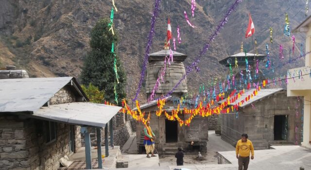 नवनिर्मित श्री कुबेर मंदिर प्राण प्रतिष्ठा समारोह कार्यक्रम का दूसरे दिन शाम तक चली पूजा