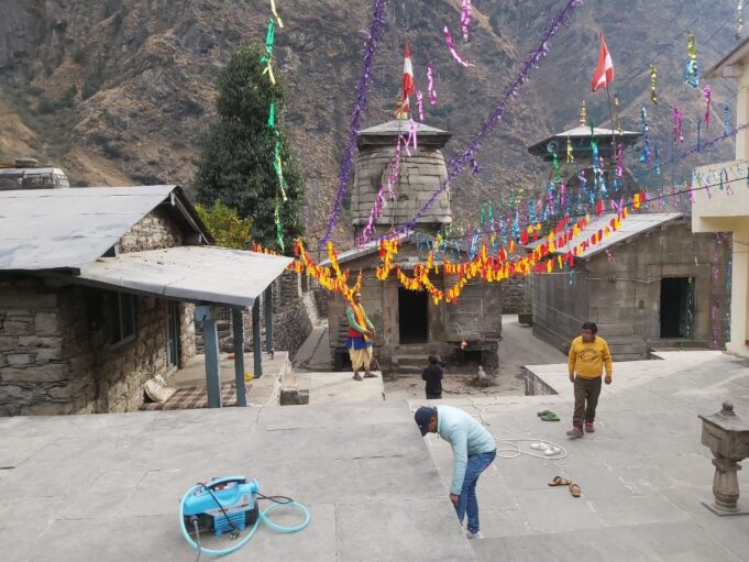 नवनिर्मित श्री कुबेर मंदिर प्राण प्रतिष्ठा समारोह कार्यक्रम का दूसरे दिन शाम तक चली पूजा