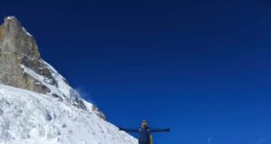 बद्रीनाथ, हेमकुंड साहिब ऑली में हल्की बर्फवारी, पर्यटन व्यवसायियों के खिले चेहरे