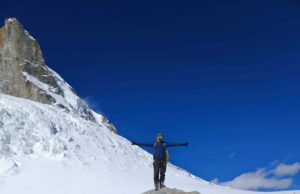 बद्रीनाथ, हेमकुंड साहिब ऑली में हल्की बर्फवारी, पर्यटन व्यवसायियों के खिले चेहरे