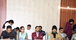 सरकार द्वारा संचालित योजनाओं का आम जनमानस तक पहुचे लाभ:डीएम