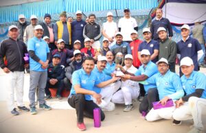 पुलिस प्रशासन एकादश और मीडिया इलेवन के बीच खेला गया मैत्री पूर्ण सद्भावना क्रिकेट मैच, पुलिस अधीक्षक चमोली ने किया शुभारंभ